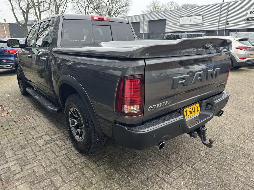 42433525-4.jpg