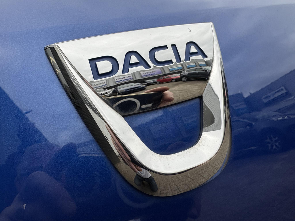 47740433-8.jpg
